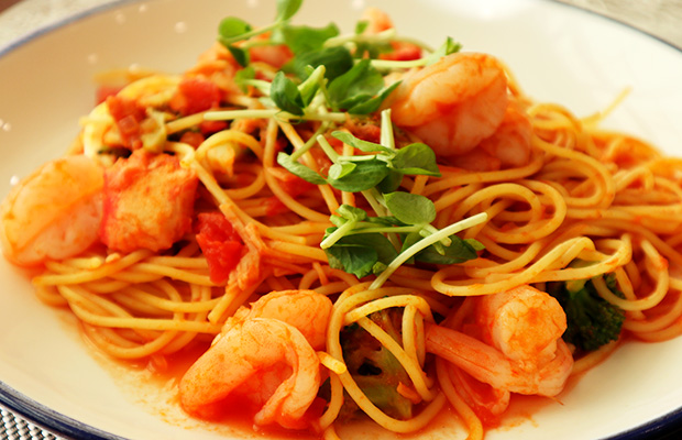 ガーリックシュリンプとトマトのパスタ